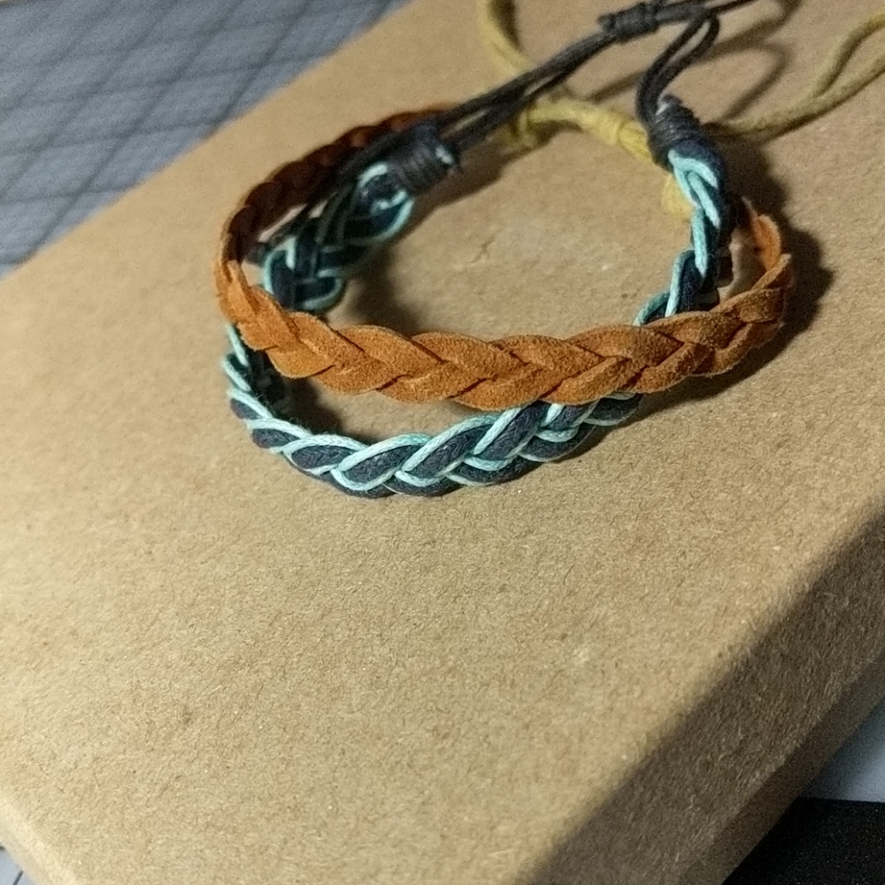 2 braided adjustable bracelets - Picture 2 of 3